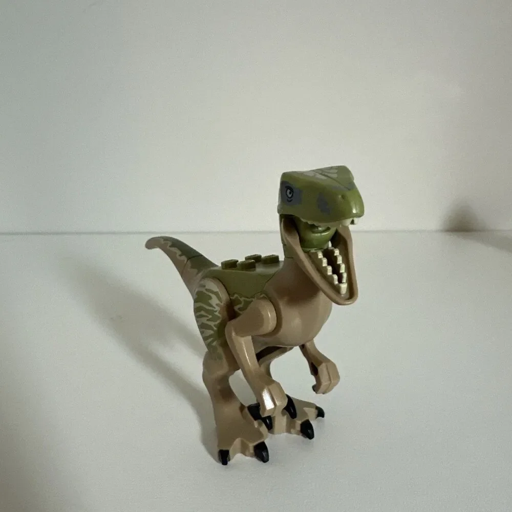 LEGO Jurassic Park Dinosaur Lot velociraptor raptor beige claws Coelophysis